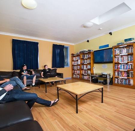 Cronulla Beach Hostel Sydney Bagian luar foto